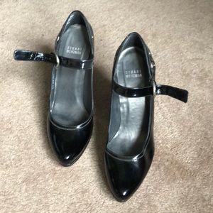 Black patent Mary Jane pump